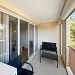 Spacious 2 Bedroom With Parking Lejlighed *