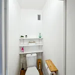 Spacious 2 Bedroom With Parking Lejlighed *
