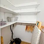 Spacious 2 Bedroom With Parking Lejlighed *