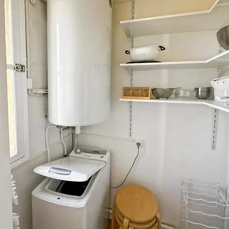 Spacious 2 Bedroom With Parking Appartement