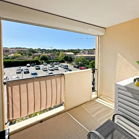 Spacious 2 Bedroom With Parking Appartement *