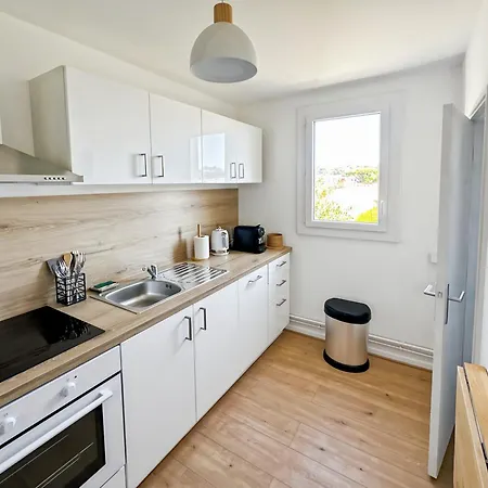 Spacious 2 Bedroom With Parking Saint-Tropez